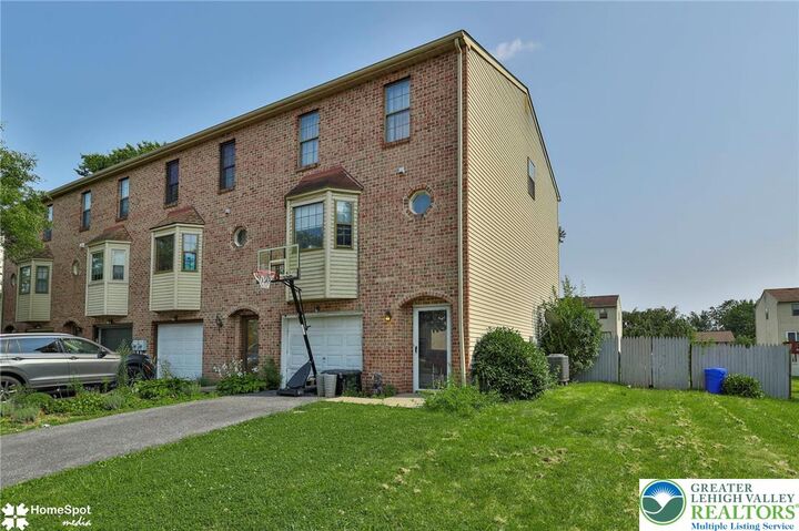 Property Photo: 472 Vera Circle PA 18017