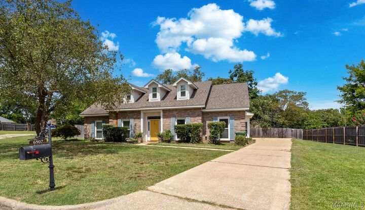 Property Photo:  6907 Short Line Circle  AL 36116 