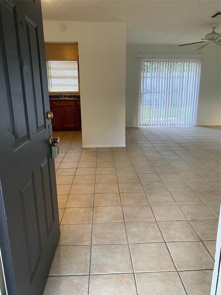 Property Photo:  1816 Bonneville 1816  FL 32826 