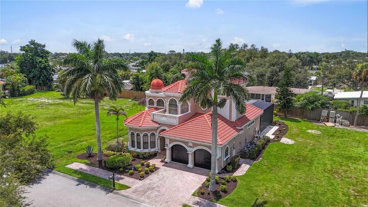 Property Photo:  1650 Assisi Drive 16  FL 34231 
