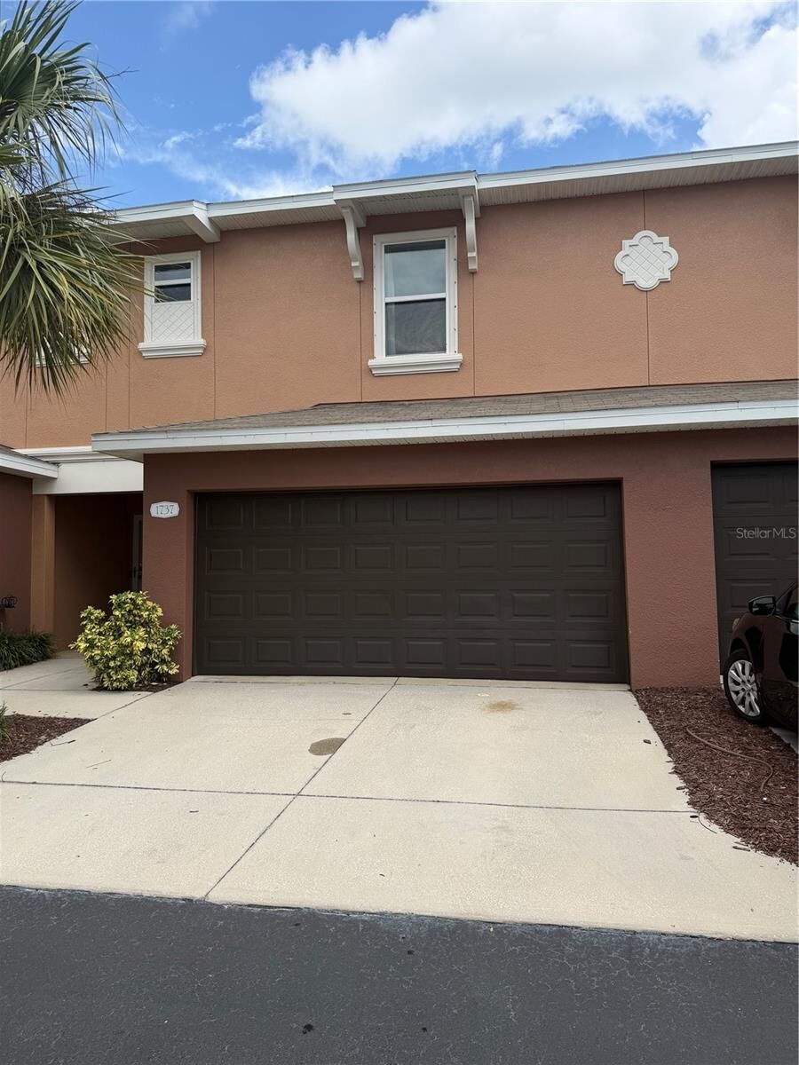 Property Photo:  1737 Sommarie Way  FL 34689 
