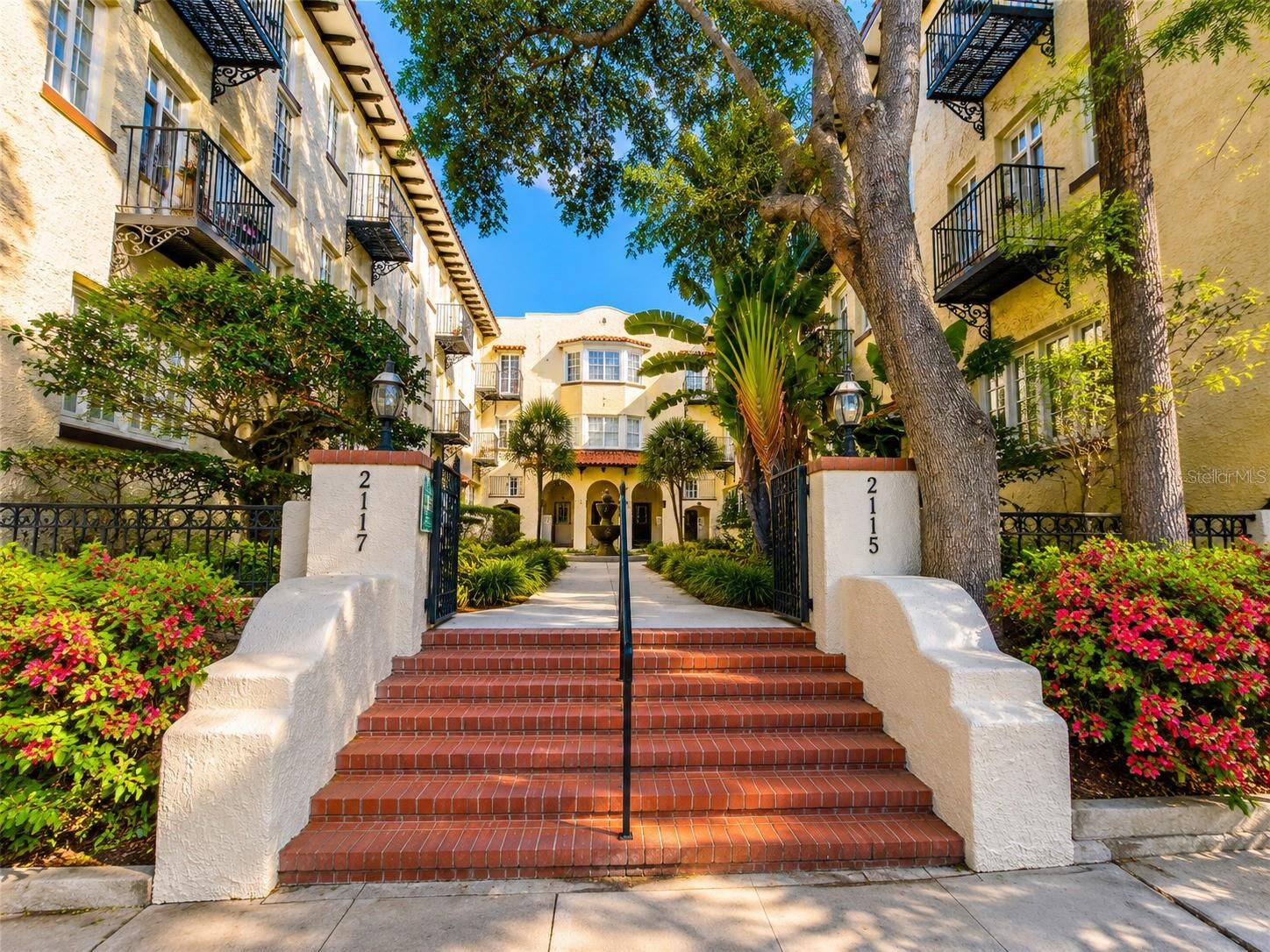 Property Photo: 2117 W Dekle Avenue H2 FL 33606