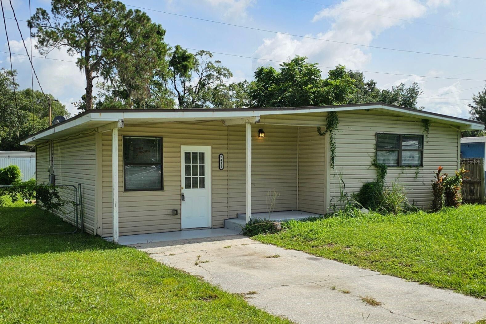 Property Photo: 2431 Cannon Street FL 33815