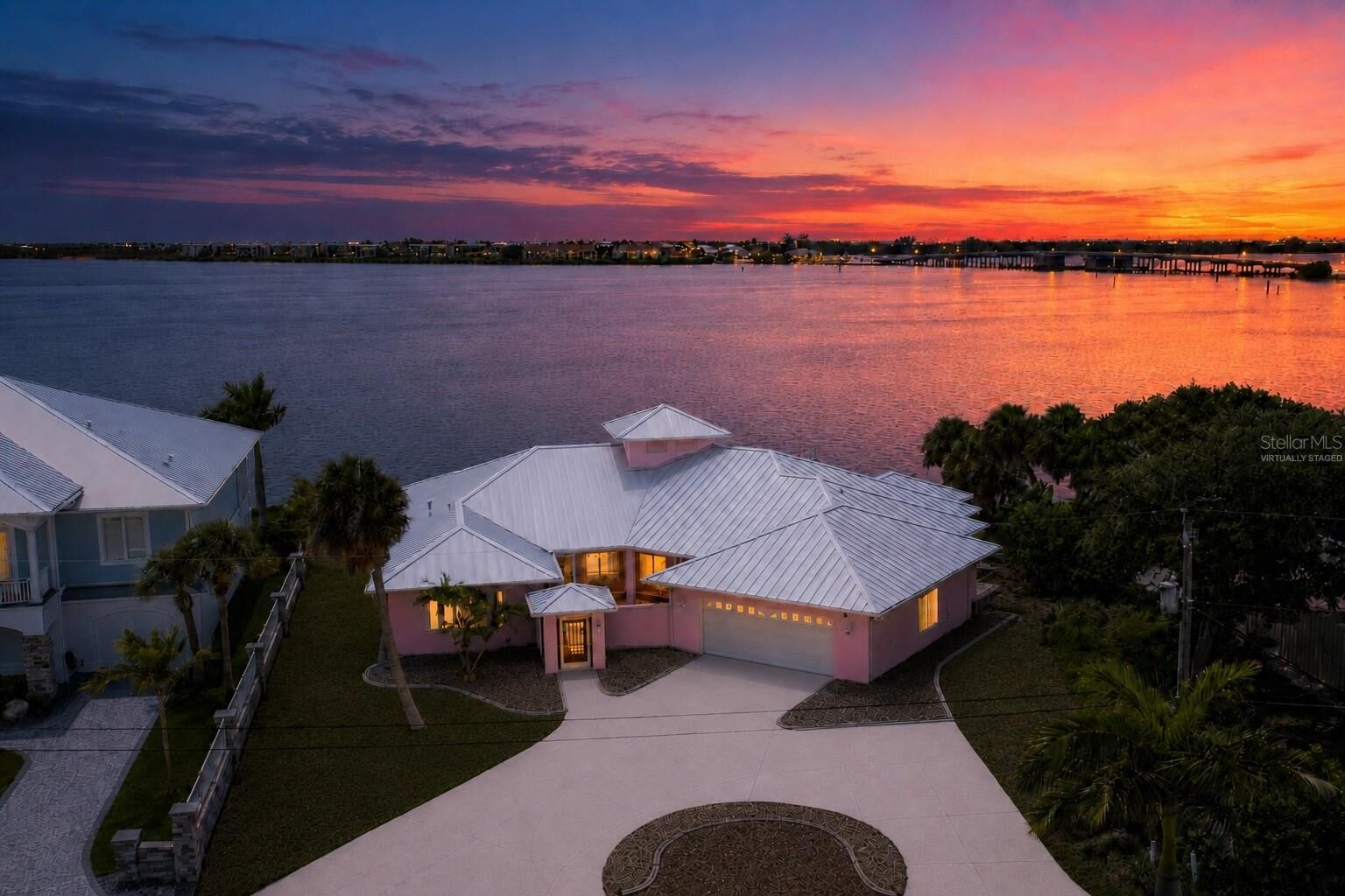 Property Photo: 1468 Lemon Bay Drive FL 34223