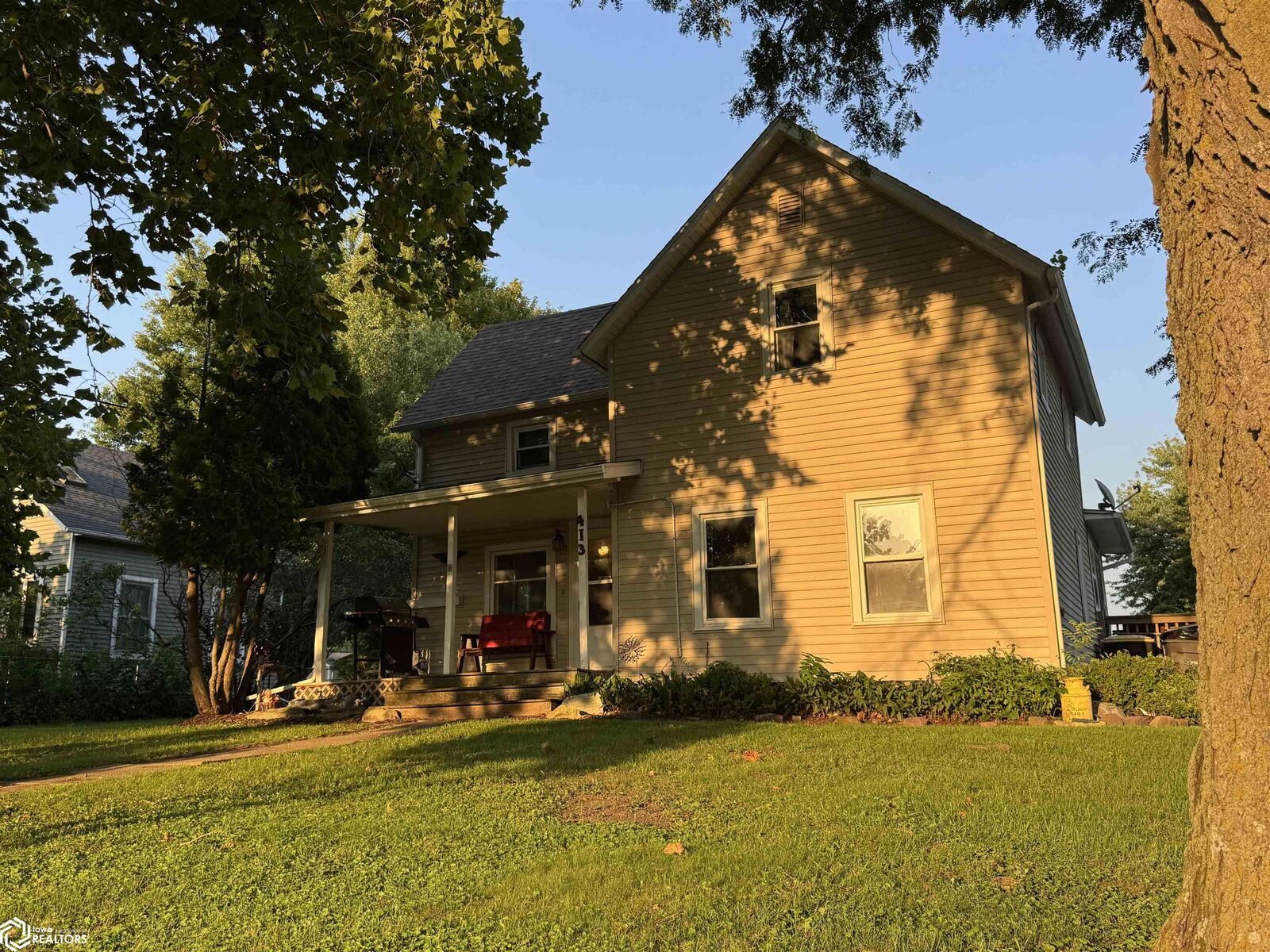 Property Photo: 413 McClellan Street IA 50174