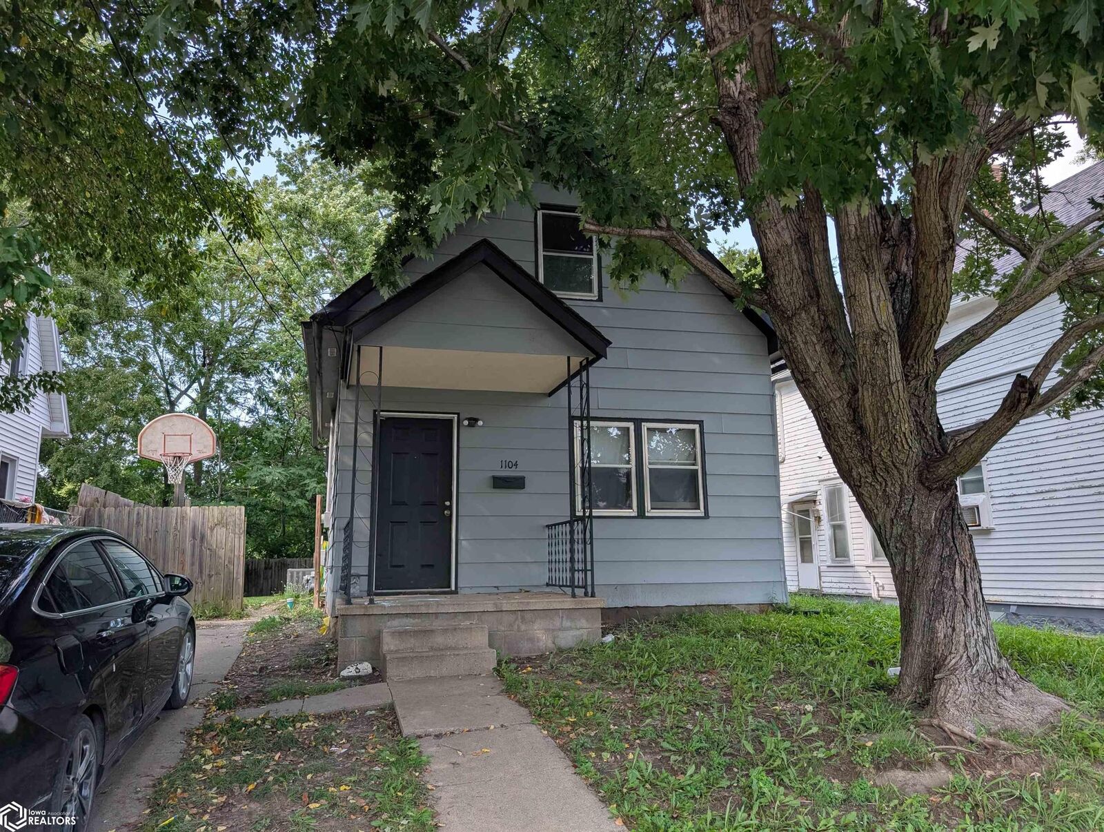 Property Photo:  1104 Bartlett Street  IA 52601 