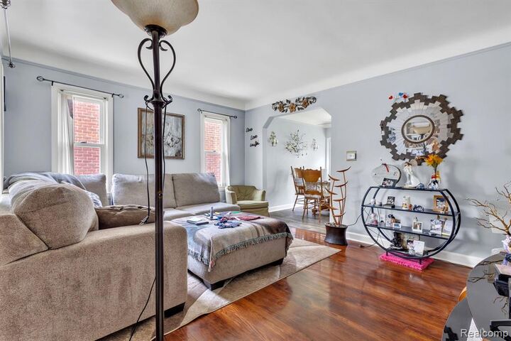 Property Photo:  1520 Michigan Boulevard  MI 48146 3920 