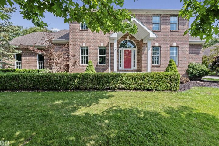 Property Photo: 3276 Shorewood Avenue MI 48060