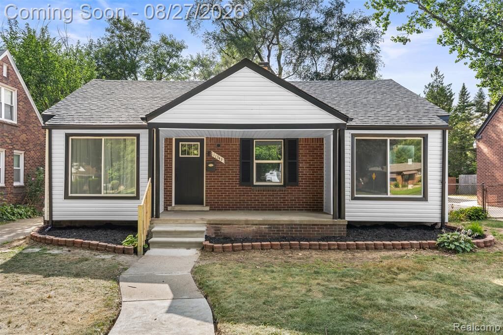 Property Photo:  11343 W Parkway Street  MI 48239 1361 