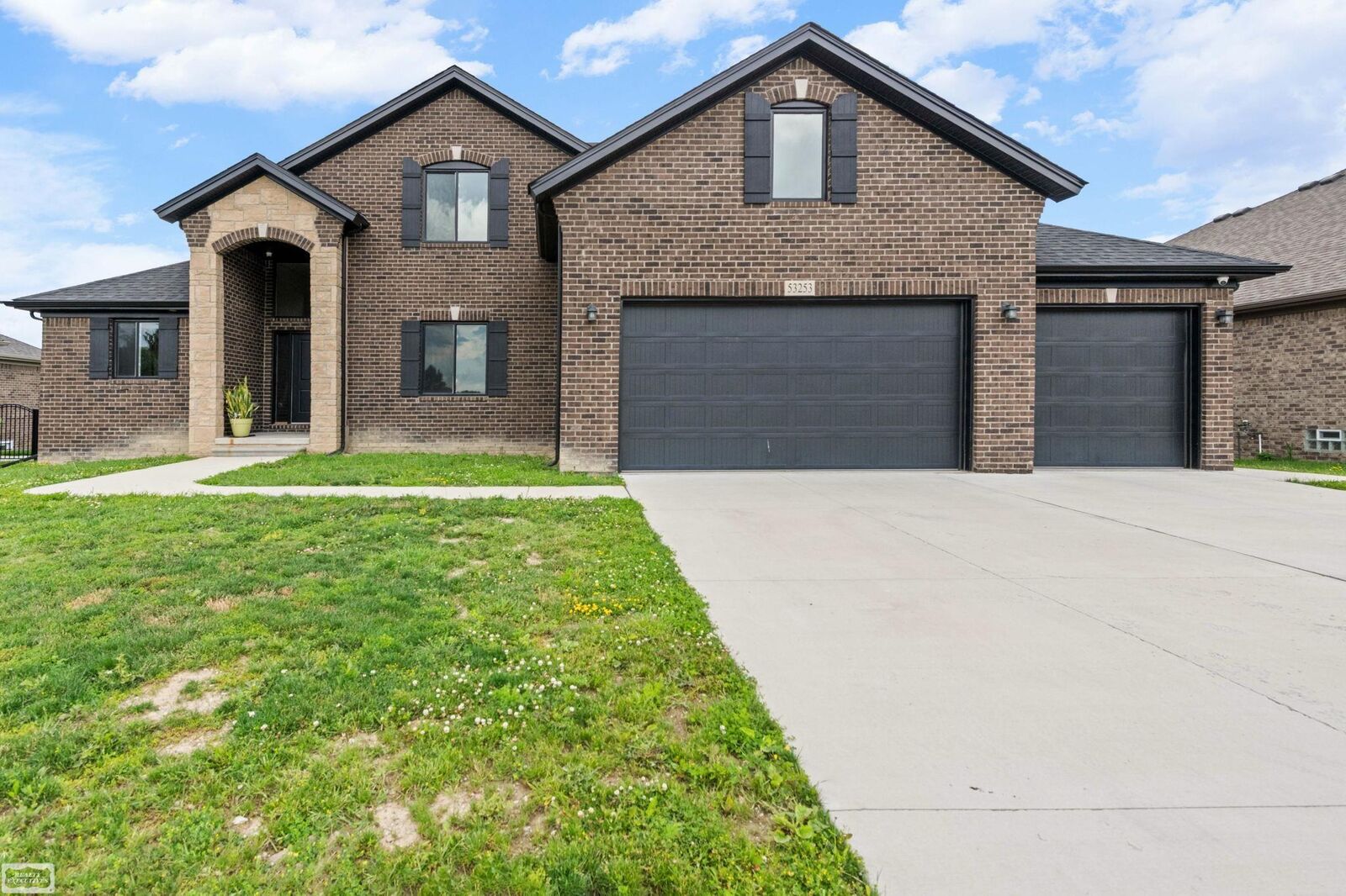 Property Photo: 43253 Sams Lane MI 48047