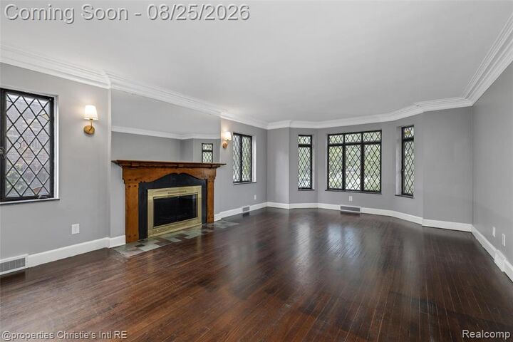 Property Photo: 18944 Warrington Drive MI 48221 2274