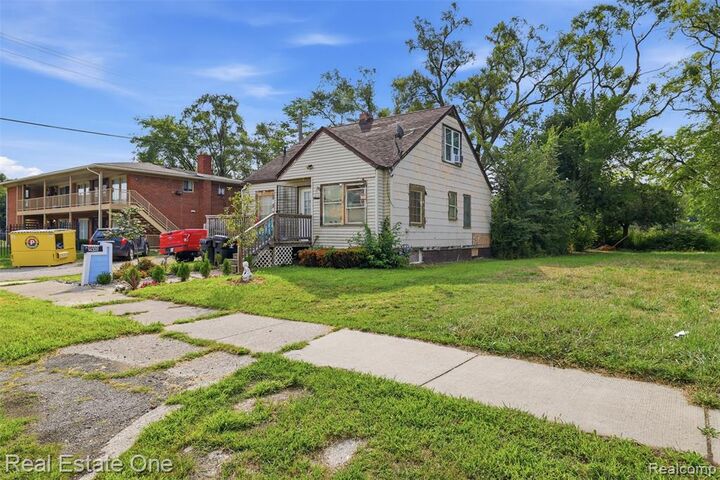 Property Photo: 14320 Maiden Street MI 48213 2055