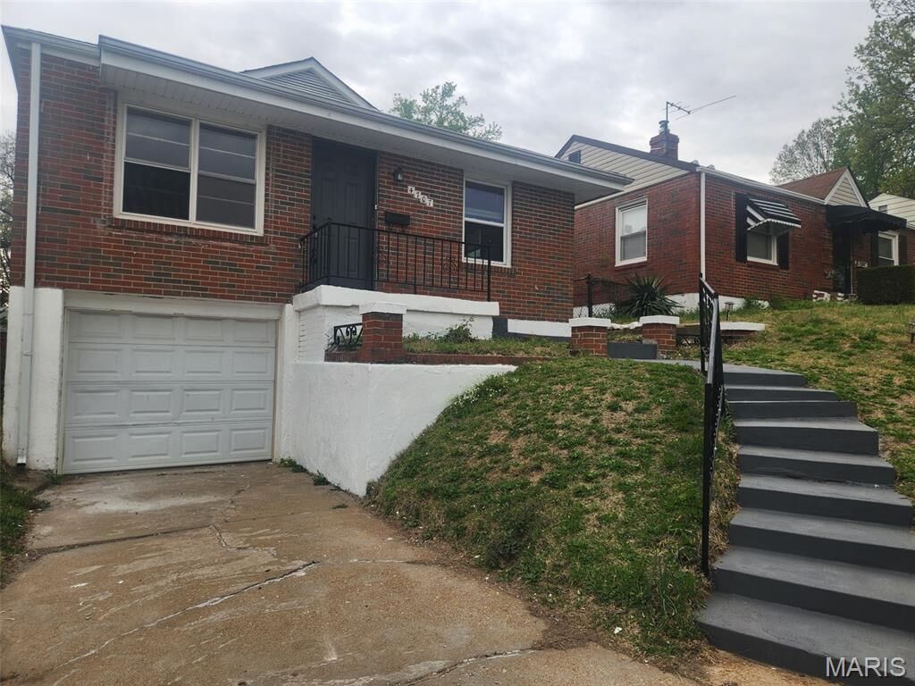 Property Photo:  4707 Roxie Street  MO 63121 