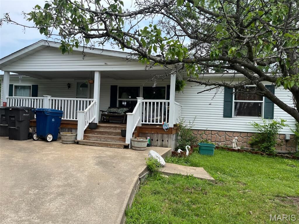 Property Photo:  1671 Drake Ln  MO 63072 