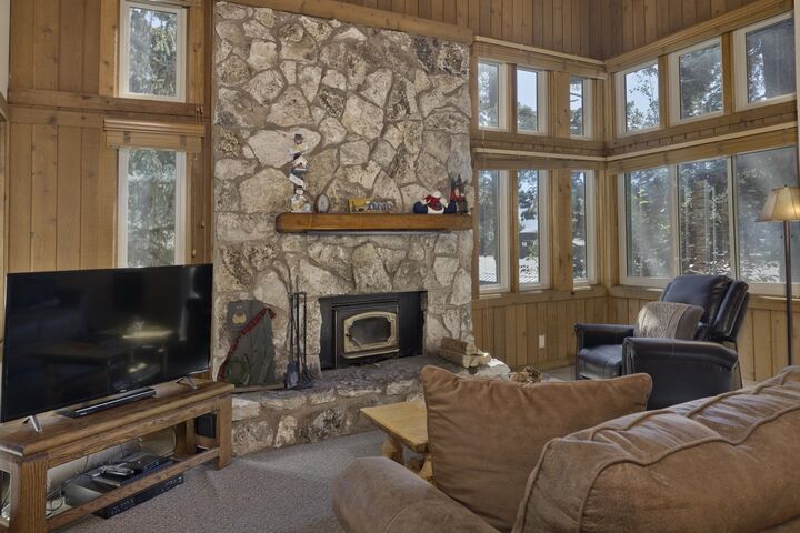 Property Photo: 435 Lakeview #63 CA 93546