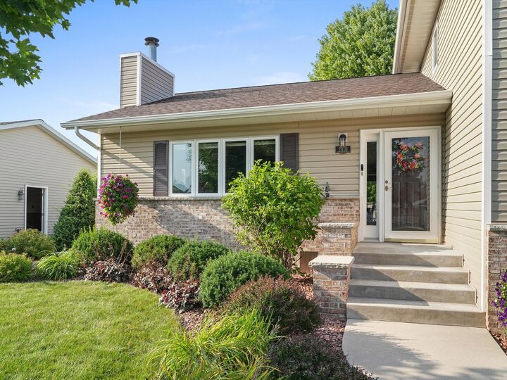 Property Photo: 2810 44th St WI 54241