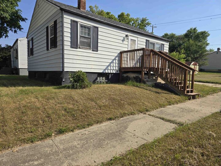Property Photo:  1205 7th Ave NE  ND 58703-0000 