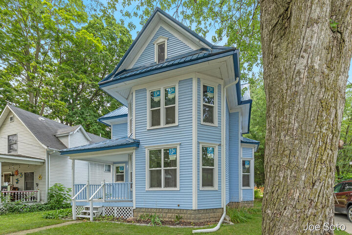 Property Photo: 117 E Wright Avenue MI 48883