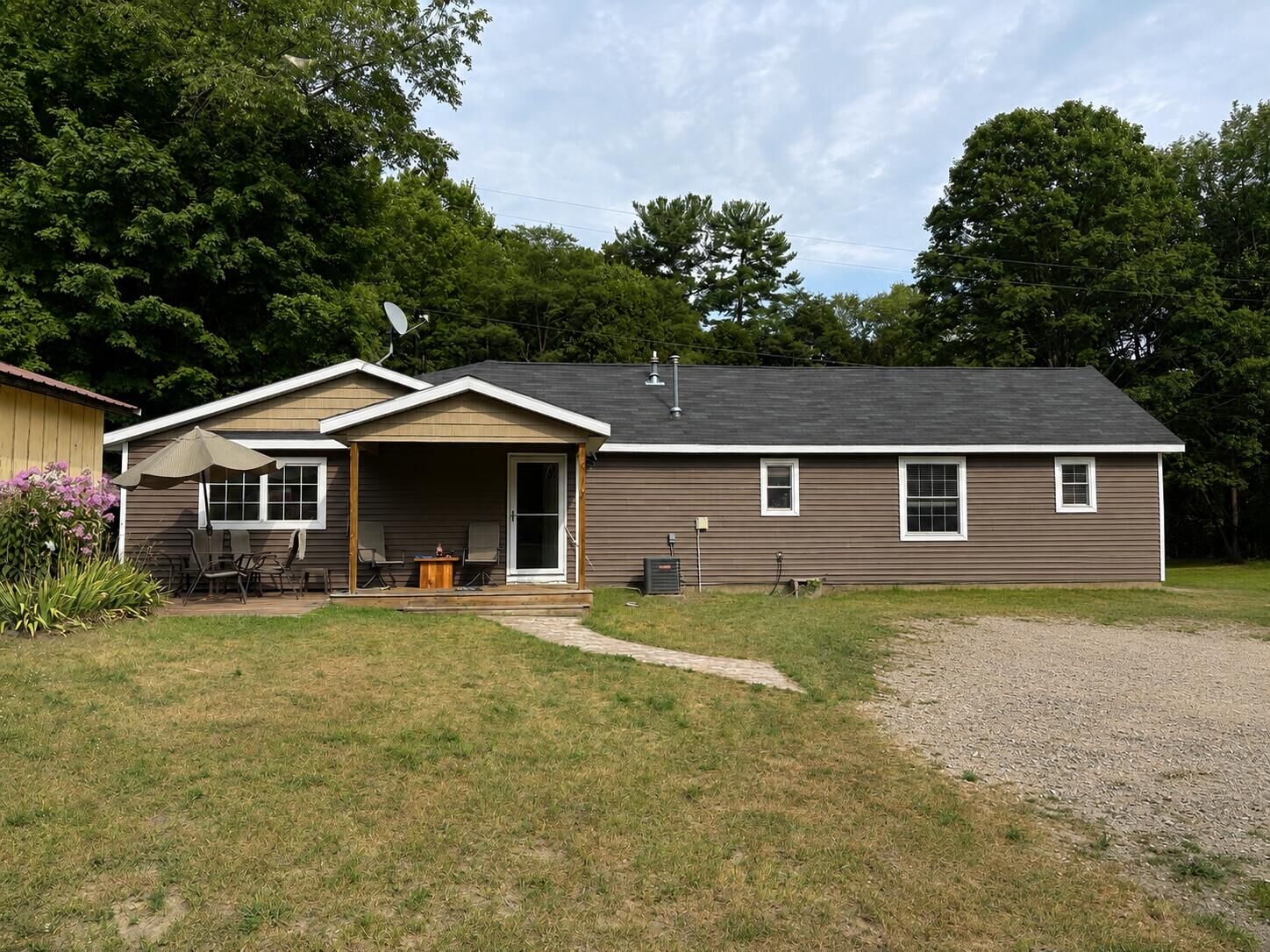 Property Photo: 807 Josephine Street MI 49727