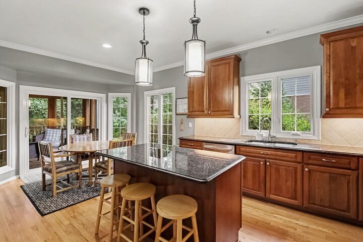 Property Photo: 3739 Warwick Drive MI 48309