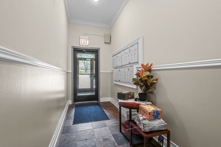 Property Photo: 5300 N Lincoln Avenue 3C IL 60625