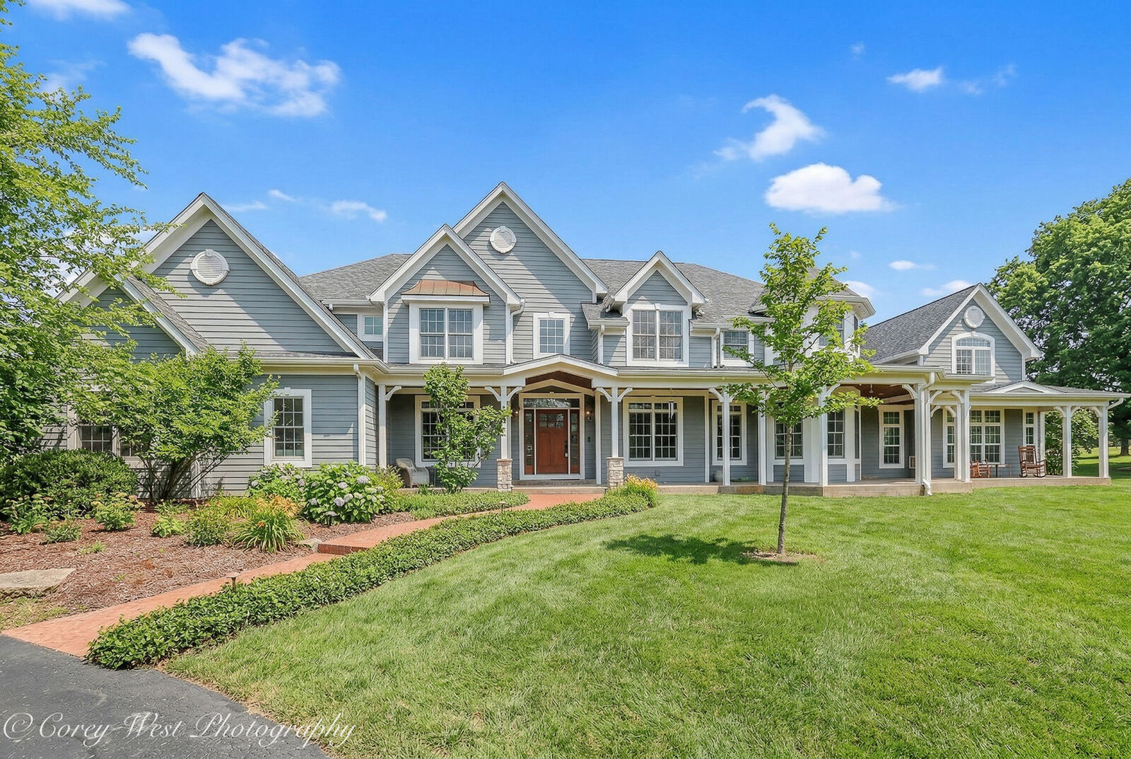 Property Photo:  28W524 Wynn Avenue  IL 60185 