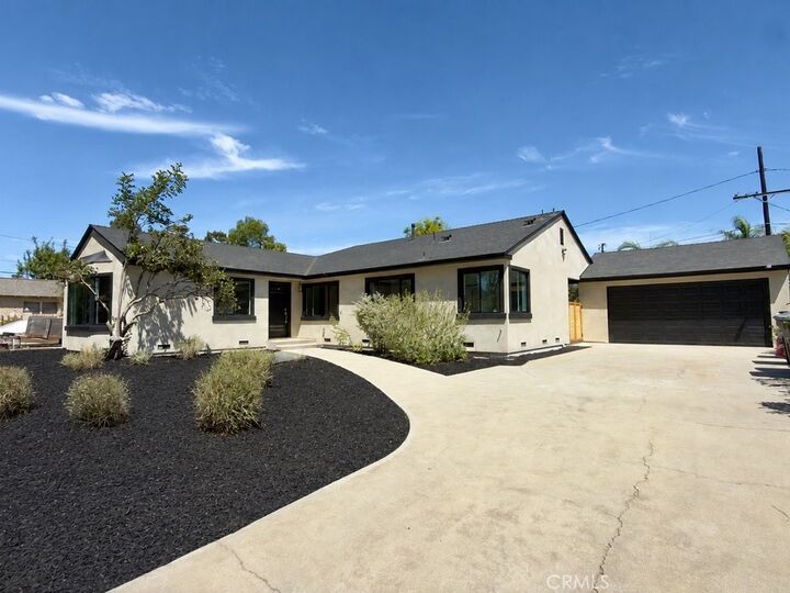 Property Photo:  527 N Park  CA 92867 