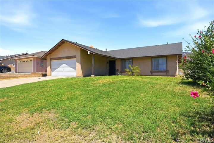 Property Photo:  1522 Creekside Drive  CA 92407 