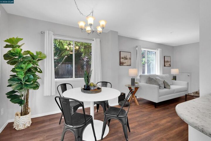 Property Photo:  400 Devon Ct  CA 94561 