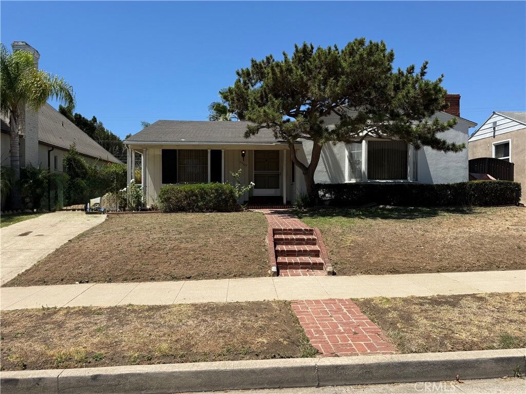 Property Photo:  1569 Midvale Avenue  CA 90024 
