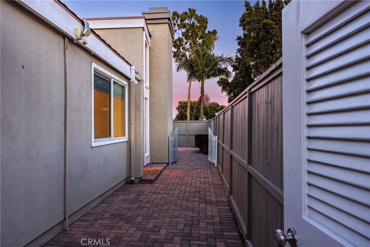 Property Photo:  19510 Sandcastle Ln  CA 92648 