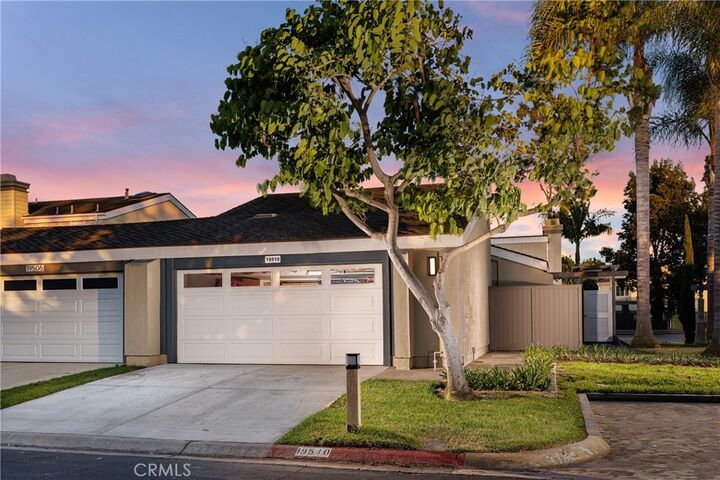 Property Photo: 19510 Sandcastle Ln CA 92648