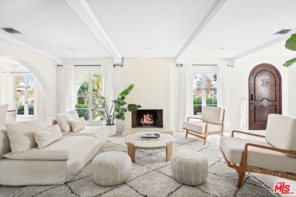 Property Photo:  4267 Murietta Avenue  CA 91423 