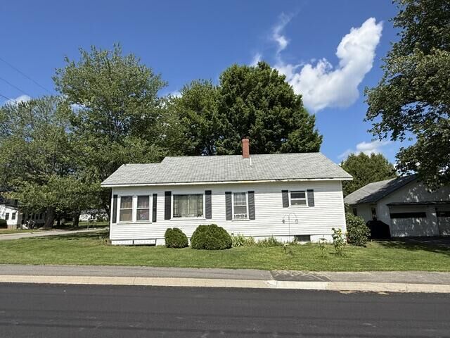 Property Photo:  2 Broadway Street  ME 04694 