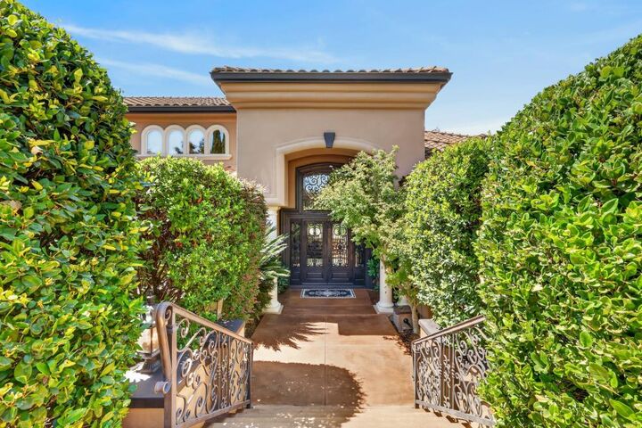 Property Photo:  5619 Calle Paloma Court  CA 95746 