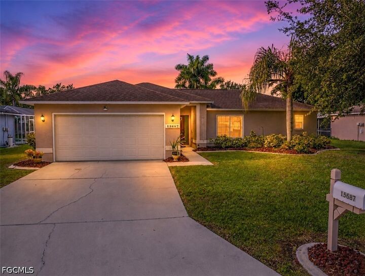 Property Photo:  15687 Spring Line Lane  FL 33905 
