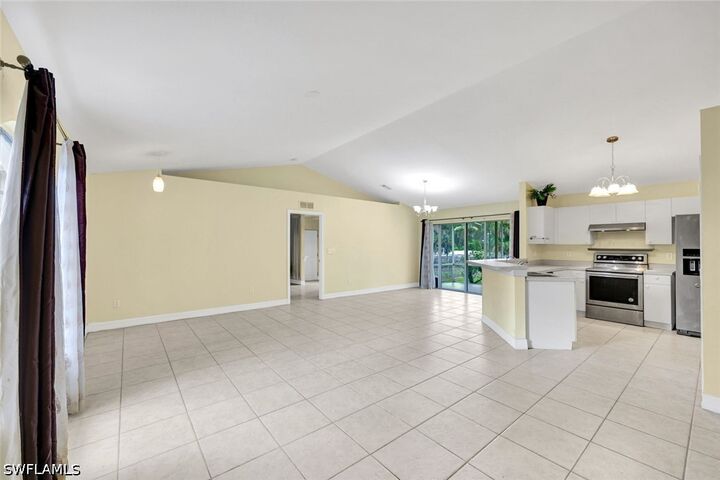 Property Photo: 4720 22nd Avenue SE FL 34117