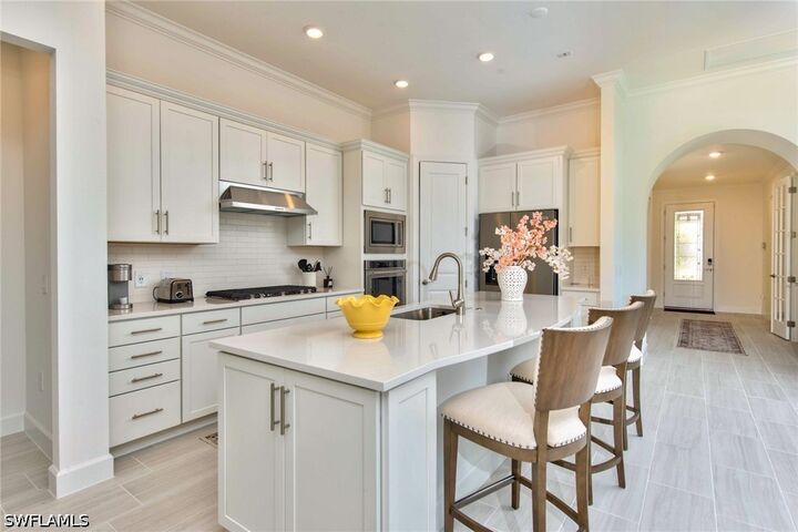 Property Photo:  9280 Cormorant Drive  FL 34120 