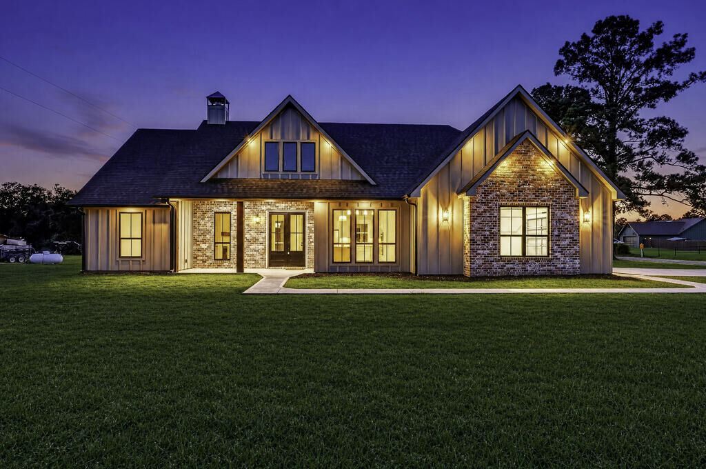 Property Photo: 121 Welch Hill Top Rd TX 75901