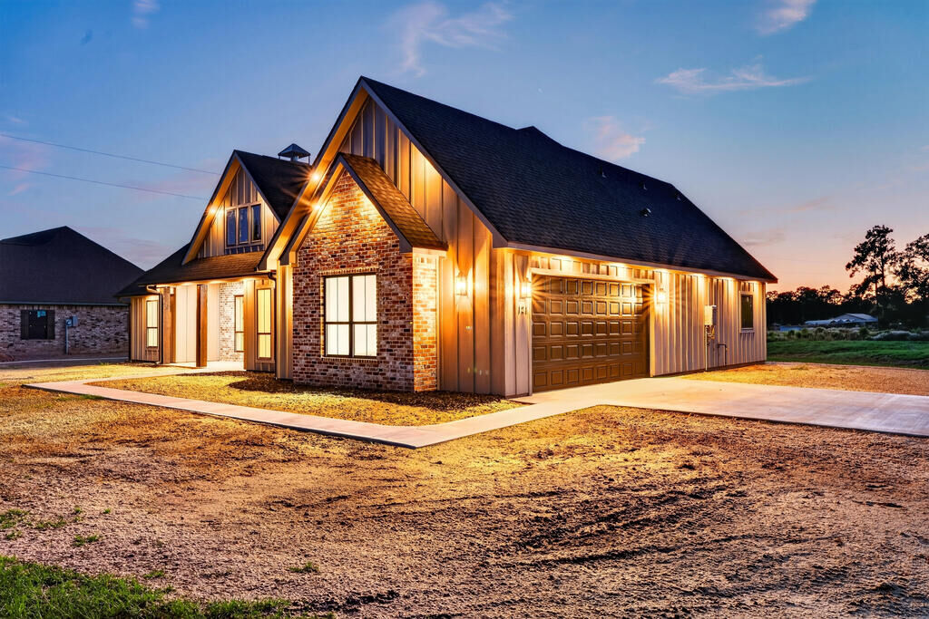 Property Photo: 121 Welch Hill Top Rd TX 75901