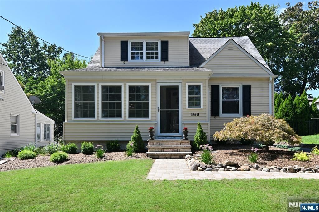 Property Photo:  160 Rock Road  NJ 07506 