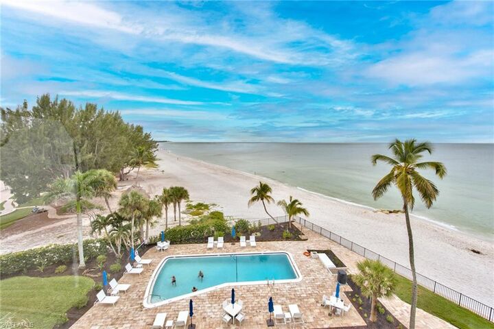 Property Photo: 2121 Gulfshore Blvd N 503 FL 34102