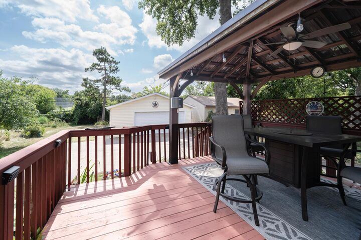 Property Photo:  672 Maryland Avenue W  MN 55117 