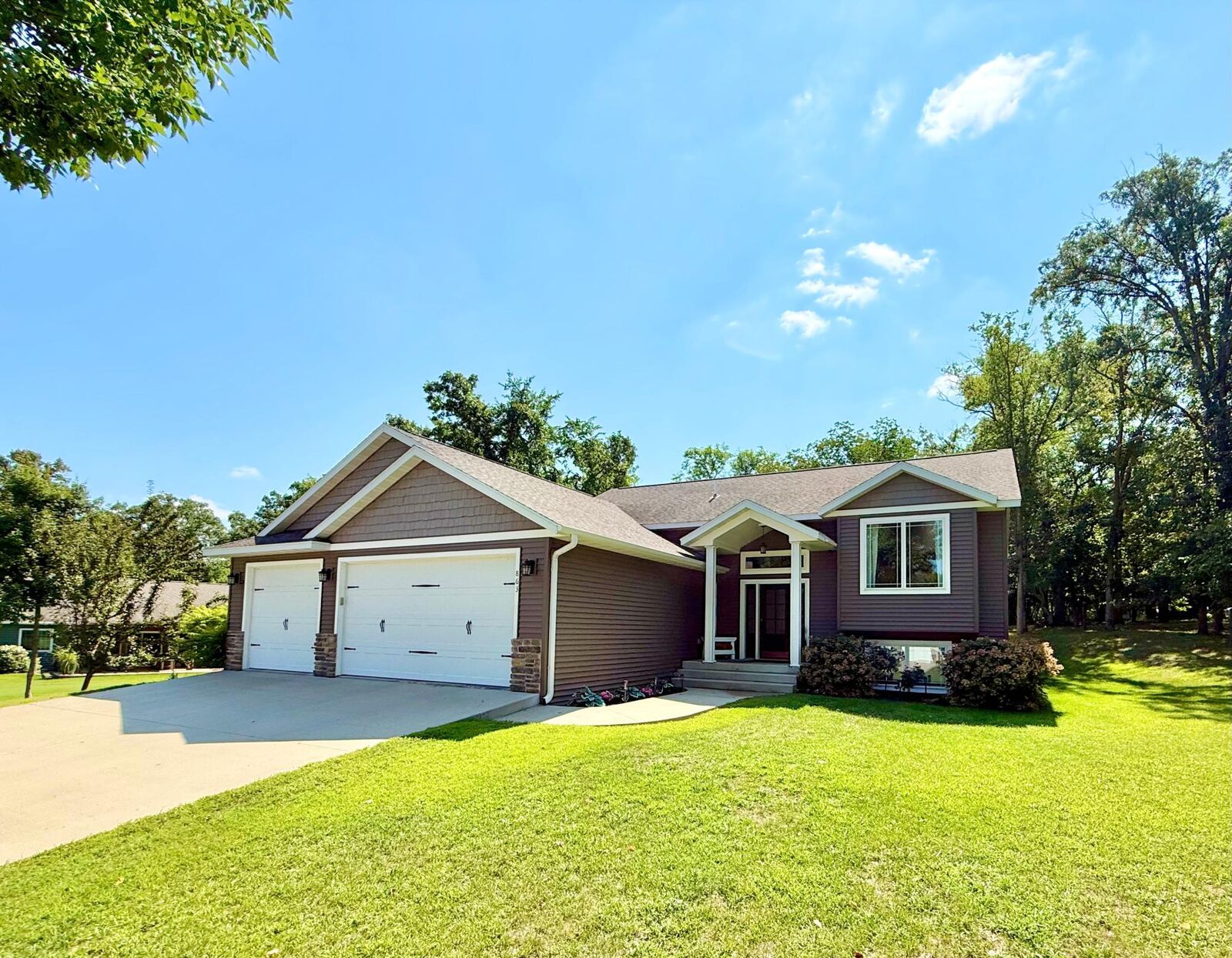 Property Photo: 863 Whitetail Lane MN 56501