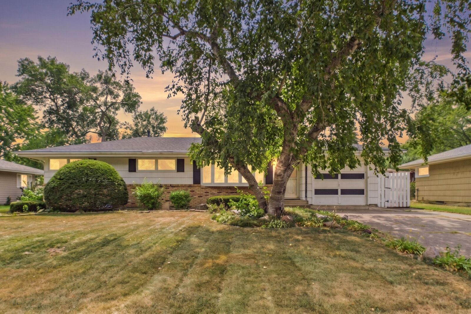 Property Photo:  1761 Emerald Drive  MN 55112 