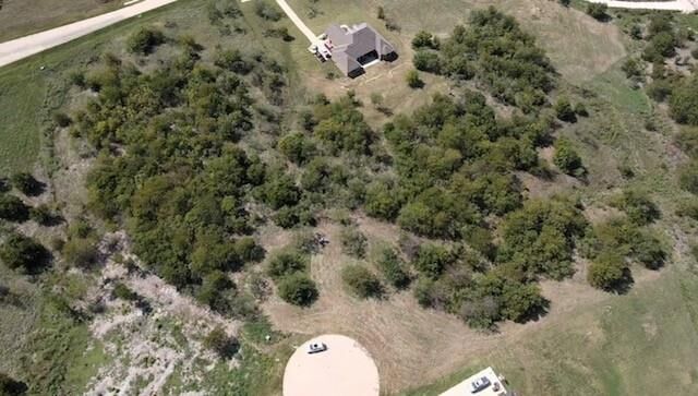 Property Photo:  1211 Tulip Court  TX 75104 