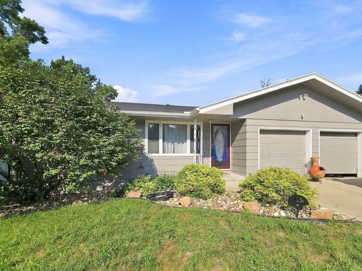 Property Photo:  2651 S Lyons  IA 51106 