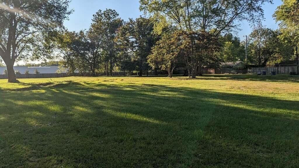 Property Photo:  809 NW 8th Street  AR 72712 