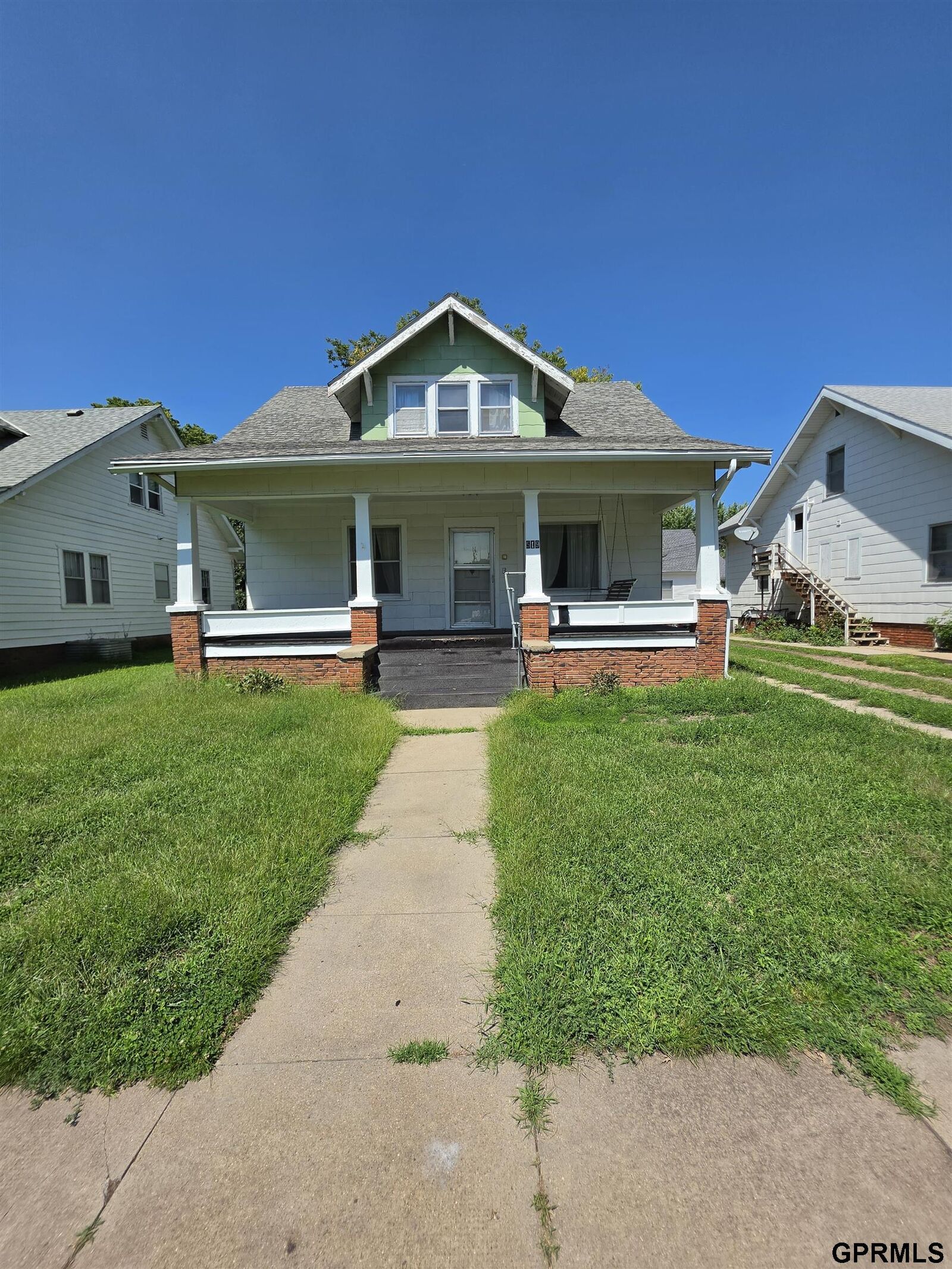Property Photo: 519 E 7th Street NE 68901