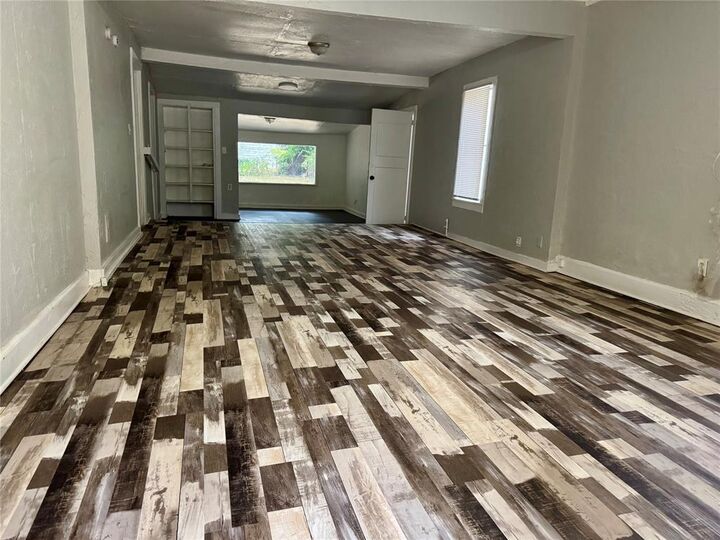 Property Photo: 812 W Colorado Avenue OK 73018